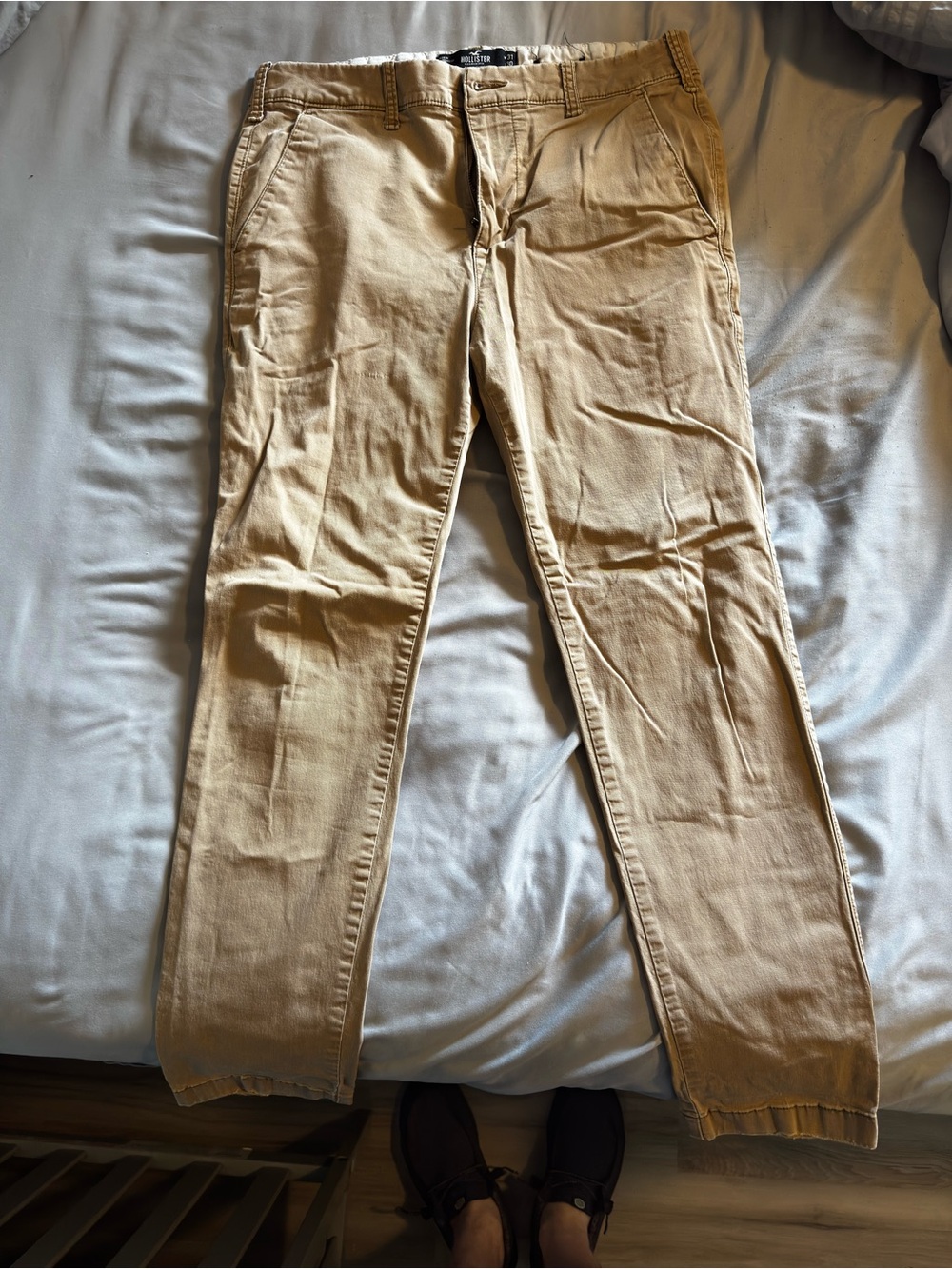 Hollister Men's Khaki Tan Chino Pants